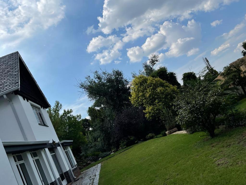 The South Way Bed & Breakfast Johannesburg Exterior photo
